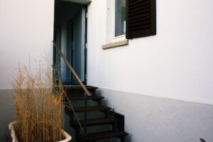 Foto - Eingang möblierte 1,5 Zimmer Mietwohnung in 70499 Stuttgart
