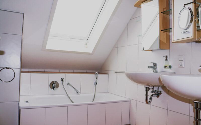 Freistehendes Einfamilienhaus in 74744 Ahorn, Bad mit Badewanne