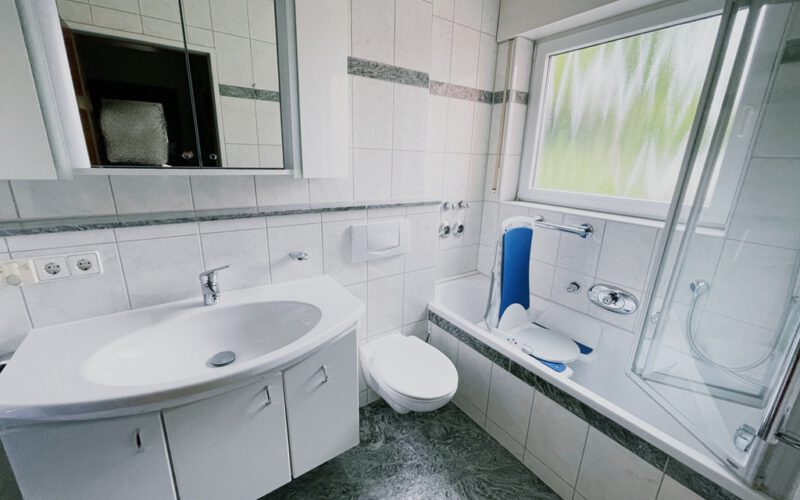 Foto Bad 3 Zimmer Eigentumswohnung in 70469 Stuttgart